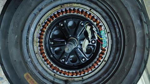 寶達電動車 - 馬達維修中