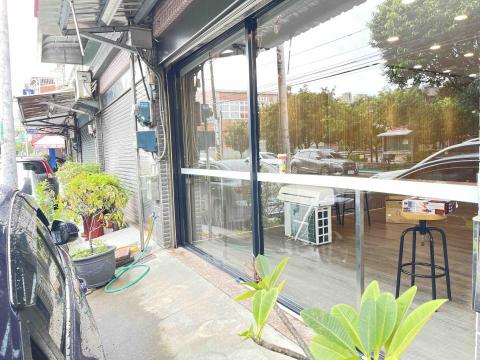 御皇實業工程行 - 早餐店玻璃清潔