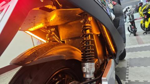 寶達電動車 - 車底燈安裝