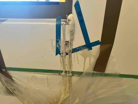 威際工程有限 - 窗框漏水