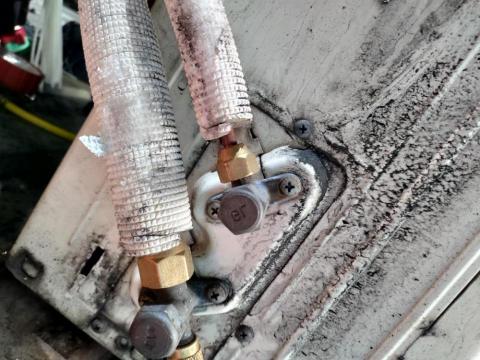 淼涼工作室 - 室外機漏冷媒查漏，銅頭重做