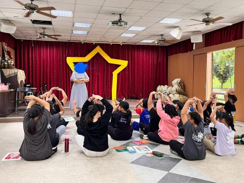 廷希 - 課輔班 課程內容：藝術手做