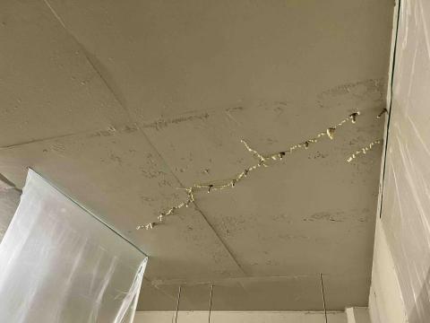 威際工程有限 - 停車位漏水