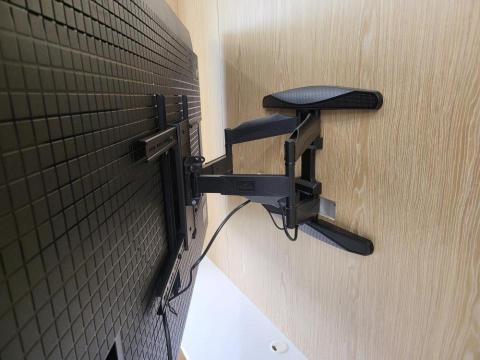 MARS - SONY 65吋電視使用
雙臂式伸縮架
EVERSUN AW-S70
安裝於木作牆