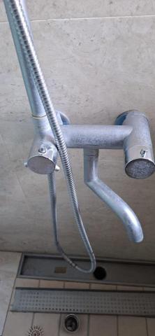 Shr-Rung  Lin 阿鎔 - 水龍頭清潔前