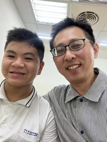 皇冠文理（ 美語/ 英文 ） 家教老師 - 