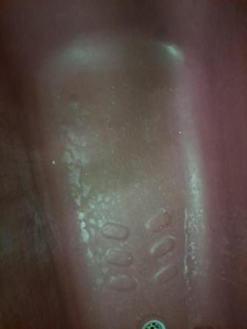 Shr-Rung  Lin 阿鎔 - 浴缸清潔前