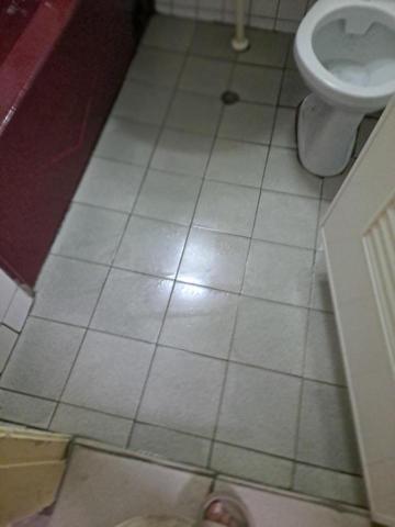 Shr-Rung  Lin 阿鎔 - 浴廁地板清潔後