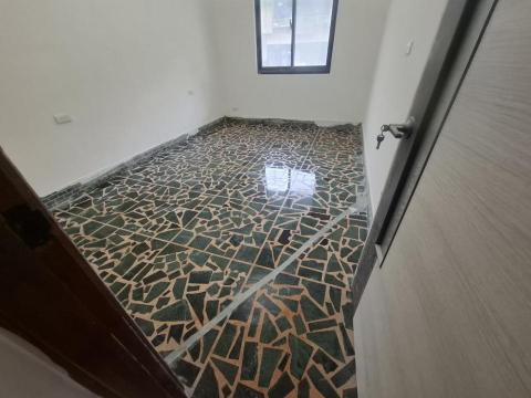 修家工程 - （鋪設前）石朔地板6.5mm