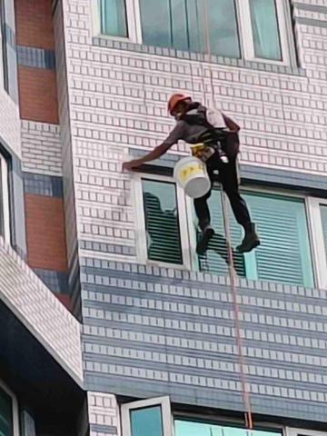 東繩 防水/外牆工程/高空繩索作業 - 磁磚修補