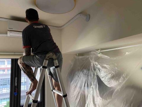 黃偉誠 - 我們都會包起來以免用到家具