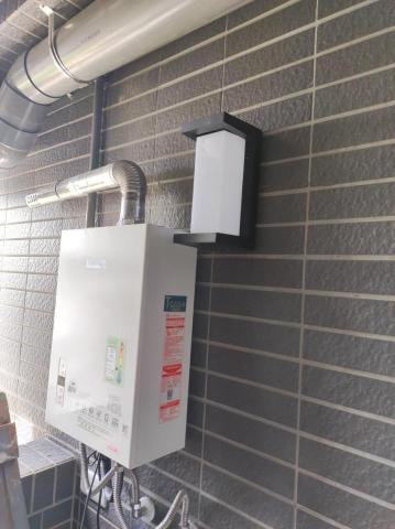 賴建宇 - 壁燈安裝