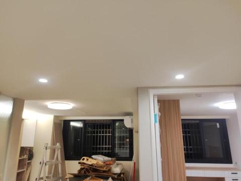 賴建宇 - 吸頂燈安裝