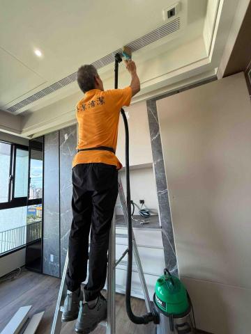 泰潔精緻清潔 - 裝潢細清-天花板、層板、出風口清潔
