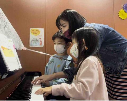 薩堤音樂工作室 - 雙人鋼琴課