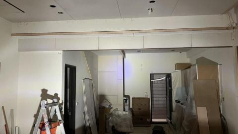 上順建材行 - 廚房天花板、樓梯隔間

鋁框拉門軌道預埋與修飾造型樑粗胚施做