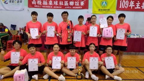 力揚乒乓運動館卓教練 - 力揚乒乓團隊傑人杯奪獎