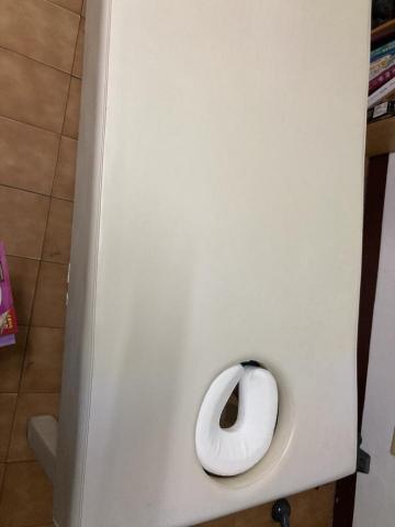 郭師父 - 按摩床