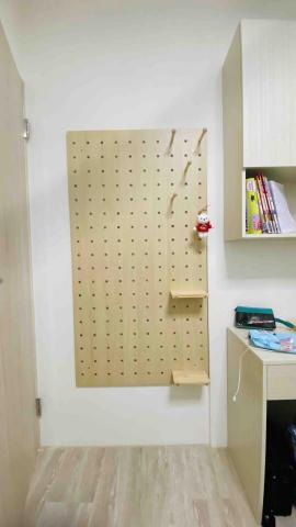 K·專業家具組裝 - 淘寶。大型系統櫃訂製。房間2-2。床鋪+床下移動式衣櫃+收納型樓梯+床尾高櫃+雙L型書桌。ps:用我司完成這個房間後，在組裝另一個房間時，屋主與其小孩已迫不及待將此房間清潔並放入個人物品XD，看到他們快樂的樣子，工作的勞累都不見了～～