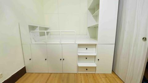 K·專業家具組裝 - 淘寶。床鋪訂製。床鋪+床下衣櫥+樓梯+床頭櫃+床尾衣櫥合為一體的設計