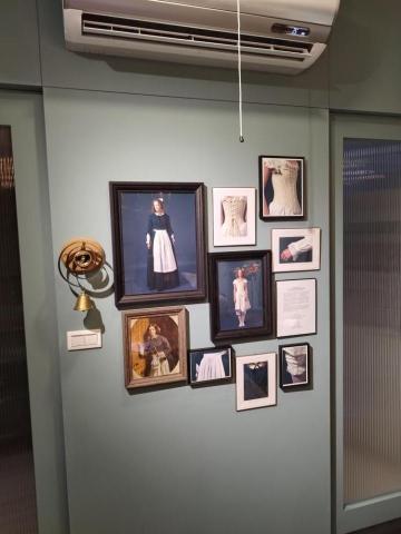 周昆興 - 掛畫安裝服務（完工）