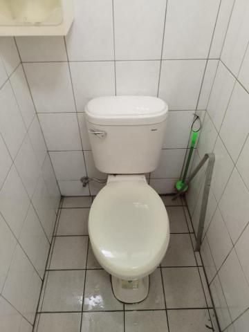 周昆興 - 馬桶水箱更新工程（完成並環境清潔）