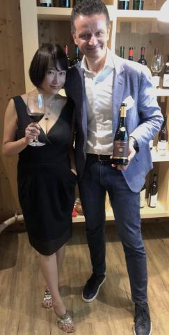 Clare - 品酒會英語口譯/主持