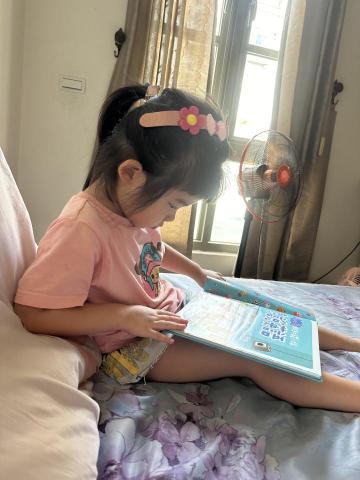 林育琦 - 帶著小孩閱讀簡單的互動英文書