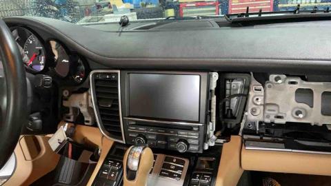 小高代裝 - 保時捷安卓機代裝