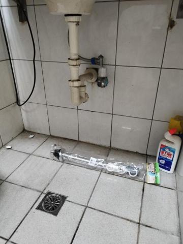 周昆興 - 洗手台排水管修繕（前）