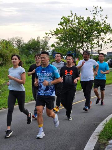 林先生 - 夏普公司企業跑團訓練