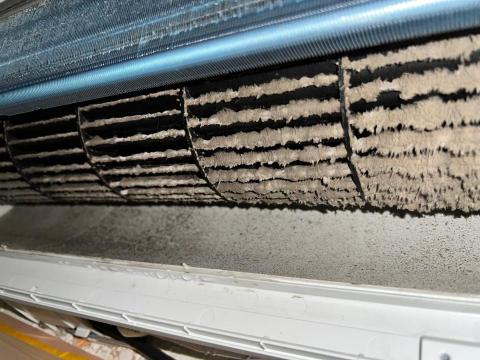 森璟冷氣空調行 - 冷氣清洗預約活動
服務範圍：台中、彰化、(南投、苗栗其他地區需滿3台以上）
清洗項目
?分離式每台1100 
最低900/台
?吊隱式1台1500元起（單馬達風鼓，因風鼓多寡而定）
?窗型冷氣1台1100起~1800元