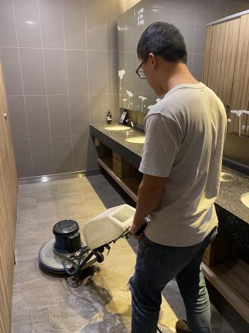 沂齊清潔 - 研磨洗地