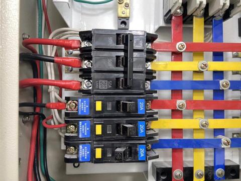 智聲有限公司 - 設備安裝盤內端子壓接 8mm2
智聲有限公司服務範圍:
機電五大系統,給排水、電統、空調、消防與弱電系統,服務可遍佈全台。我們以機電專業為基礎,進行監視、門禁、火警廣播、緊急求救、光纖網絡、無線傳輸等系統的整合,提供銷售、安裝、維修等全方位的服務和技術支援。
 智聲有限公司 - 設備安裝盤內端子壓接 8mm2
智聲有限公司服務範圍:
機電五大系統,給排水、電統、空調、消防與弱電系統,服務可遍佈全台。我們以機電專業為基礎,進行監視、門禁、火警廣播、緊急求救、光纖網絡、無線傳輸等系統的整合,提供銷售、安裝、維修等全方位的服務和技術支援。
