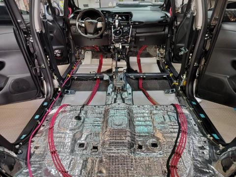 車聚點 汽車音響 - 全車底盤制震~音響佈線