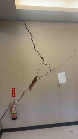 廣源統包 - 地震磚牆龜裂