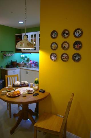 養樂多木艮軟裝.室內設計 - 詹朝根 - 特色很重要，色彩的規劃也是一樣，我們不侷限白色，很多時候也會和西方的住家設計一樣，色彩規劃就顯得很重要了。