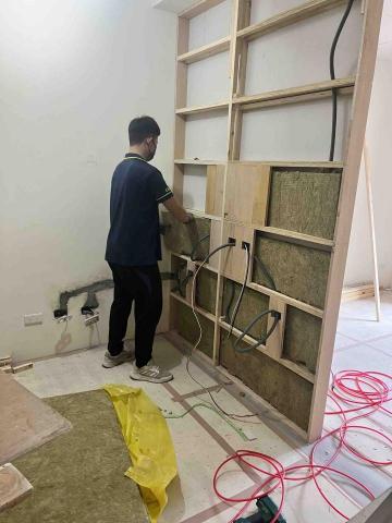 王冠裝修工程 - 隔音棉施工