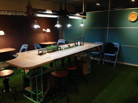 養樂多木艮軟裝.室內設計 - 詹朝根 - 創意使用綜合會議室與會議桌設計與空間設計。