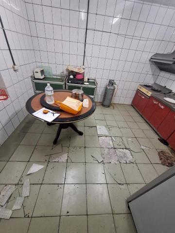 啟程泥作修繕工程 - 廚房地面空古