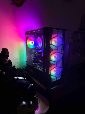 業餘PC - 幫客戶服務