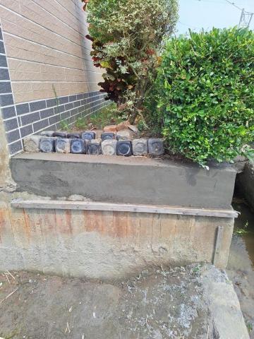 啟程泥作修繕工程 - 花圃粉光