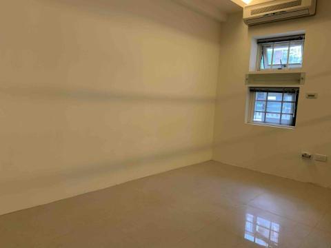 詹家油漆工作室 - 除膠粉刷