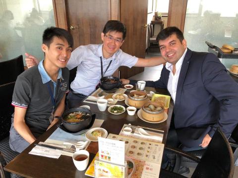 Denis S' - Посещение завода 群佳科技 в Мяоли.