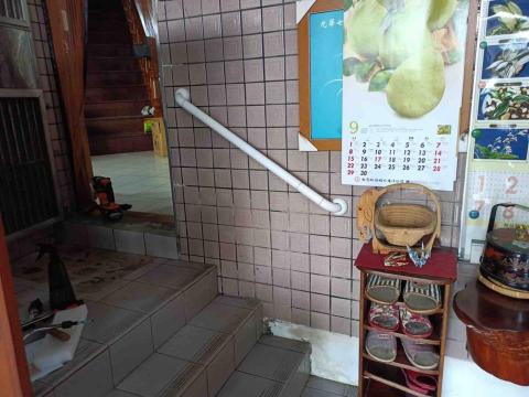 戴義雄 - 樓梯扶手