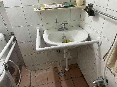 戴義雄 - L型臉盆扶手