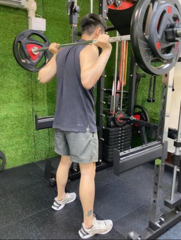 Eason運動按摩｜私人教練 - 重量訓練