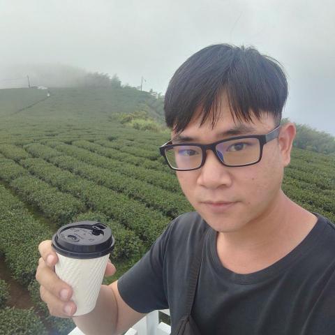 提供磁磚油漆改色服務的專家阿專仔