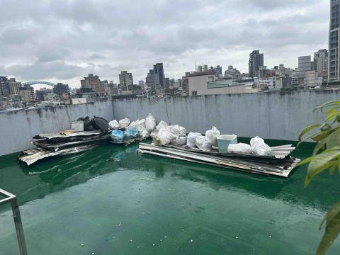 好工人拆除裝修團隊 - 康納颱風 9樓頂