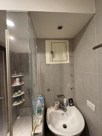 周昆興 - 浴室鏡面安裝作業（前）